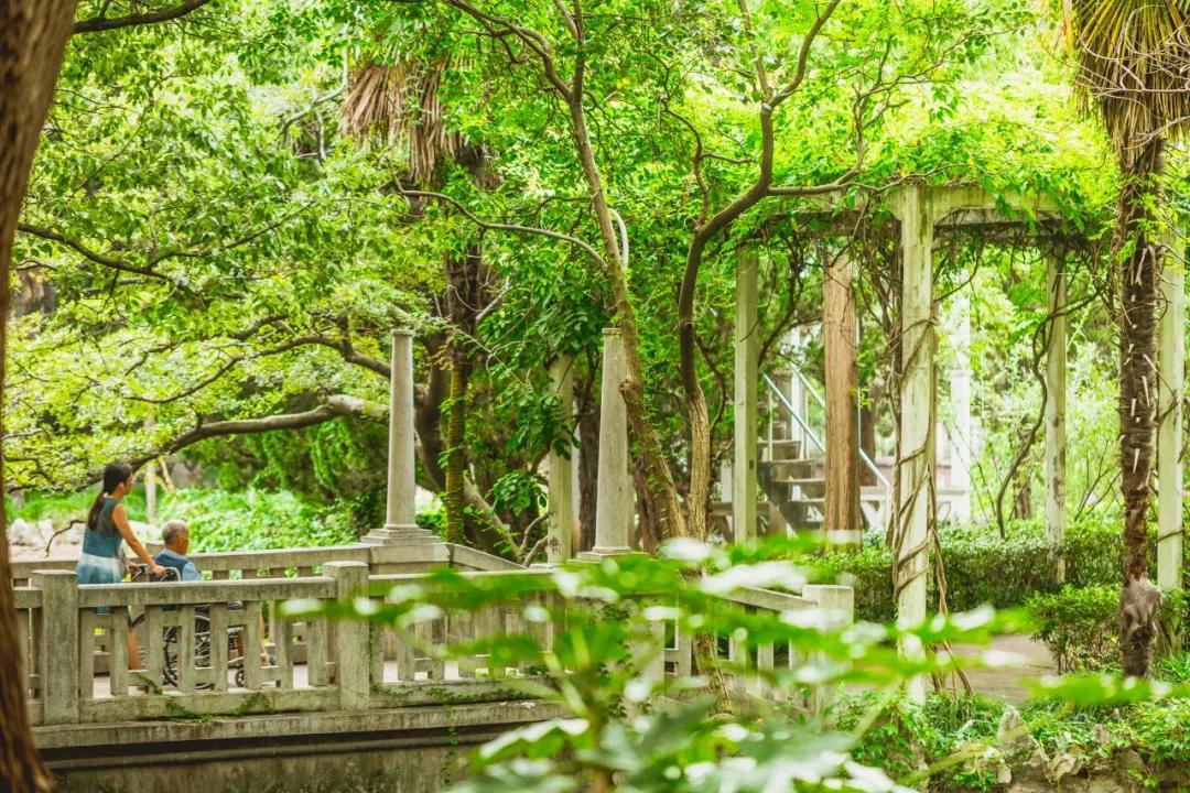 叶家花园在民间素有"上海第三私家花园"的美称,前两名沙逊虹桥度假