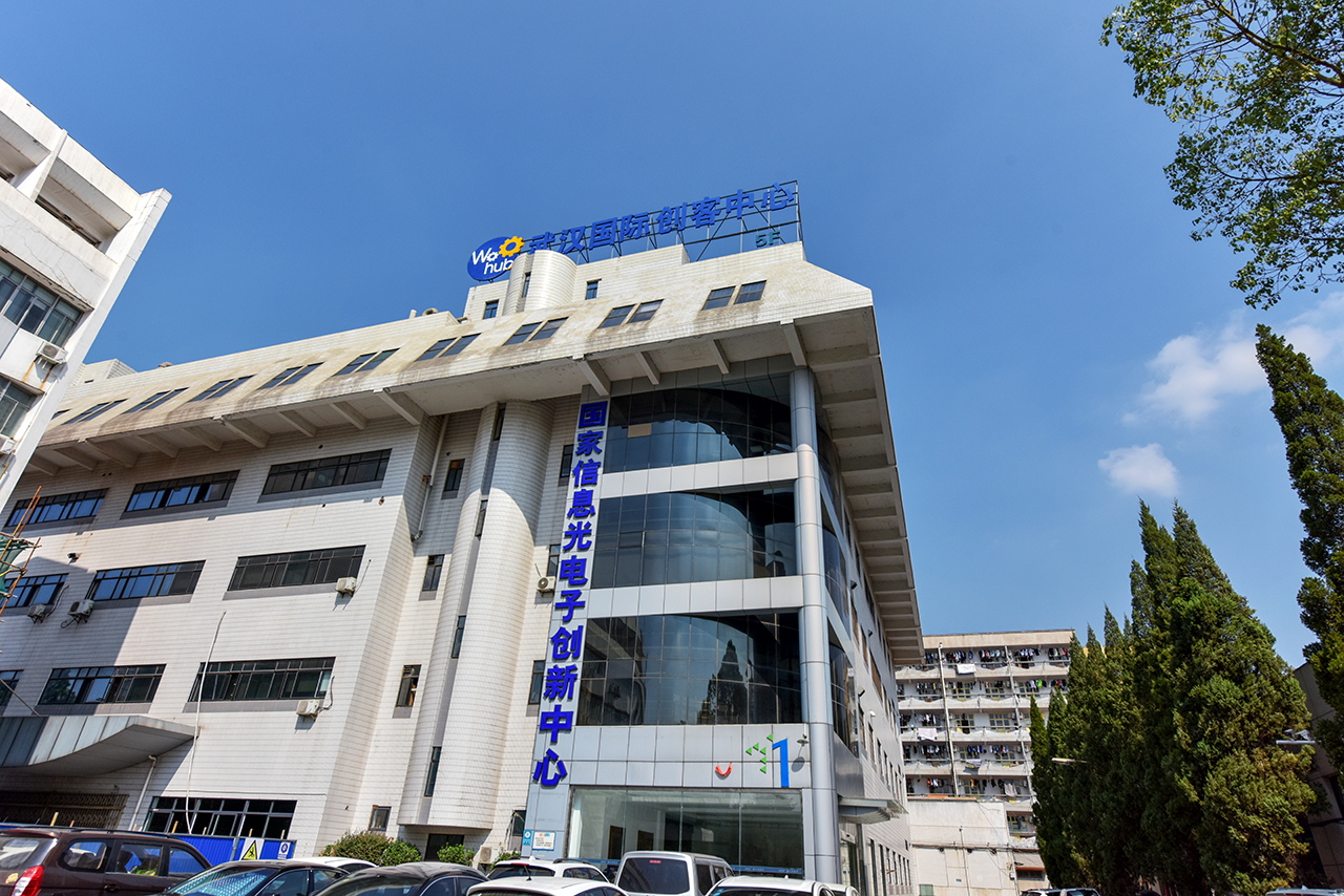一站参观的是由洪山区政府与武汉理工大学合作共建的洪山区文化大厦