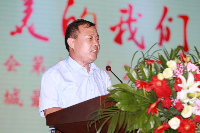 义堂中学校长孟黎朱保中心小学校长刘成宝义堂中心小学校长张兰峰义堂