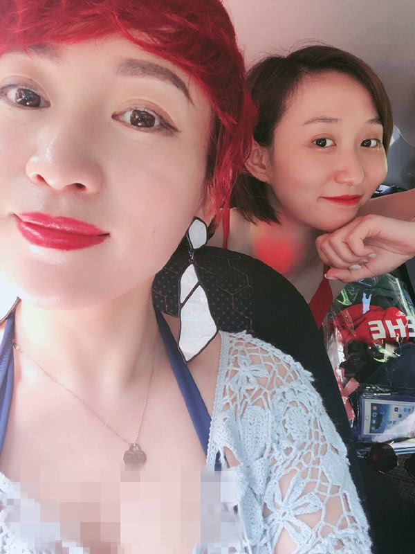 原创宋喆前妻杨慧近照曝光浓妆艳抹变超辣风格美女