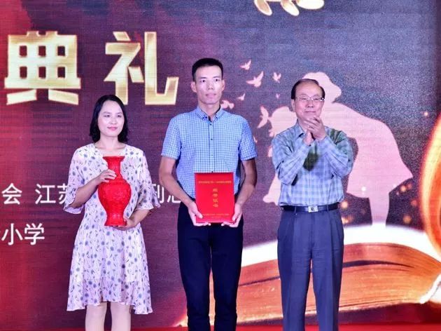 02昨天下午,记者走进江苏新光华机械有限公司,只见厂区内一派忙碌景象
