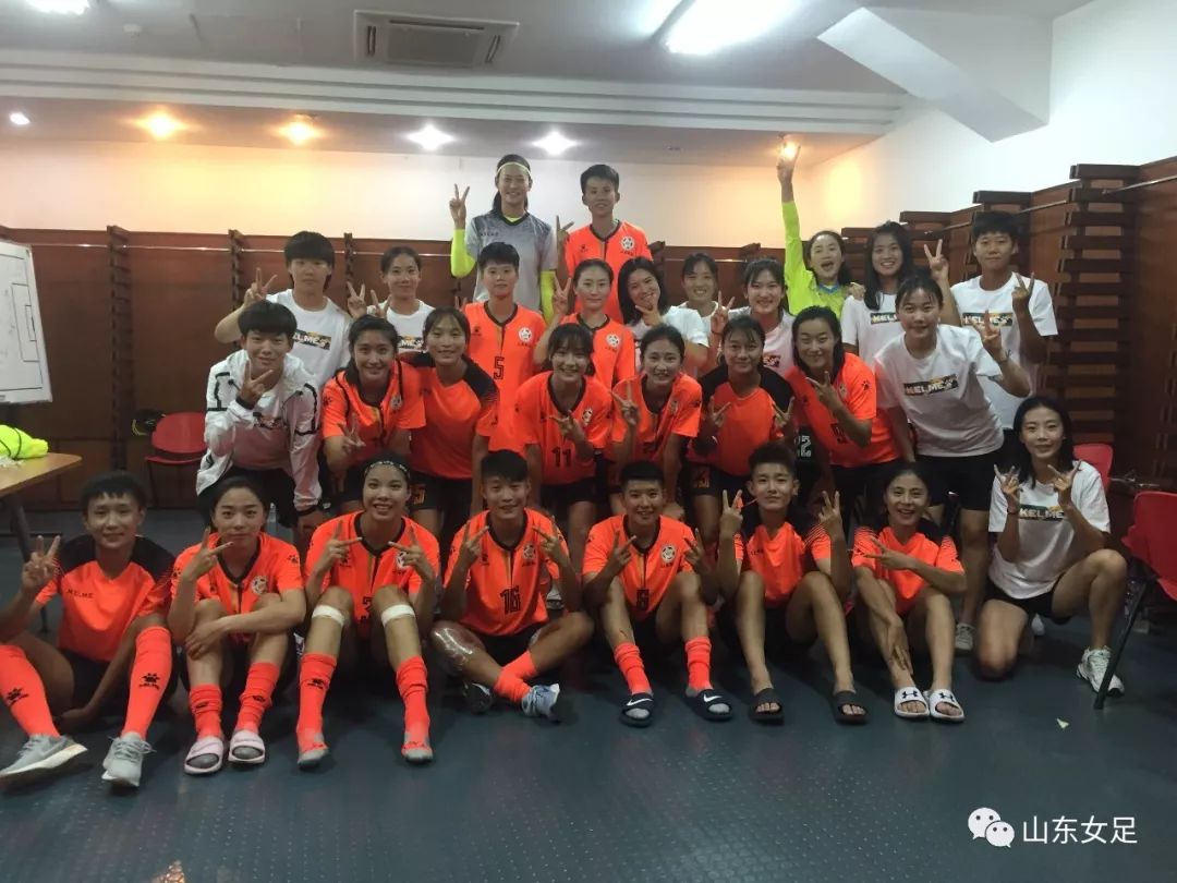女甲杨曼头球梅开二度山东女足30完胜重庆