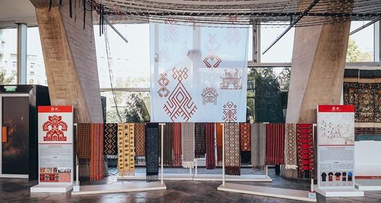 黎族传统纺染织绣技艺亮相联合国教科文组织巴黎总部
