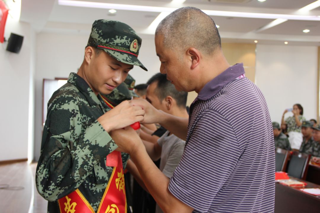 好男儿当兵去白水洋镇隆重举行2019年度新兵欢送会