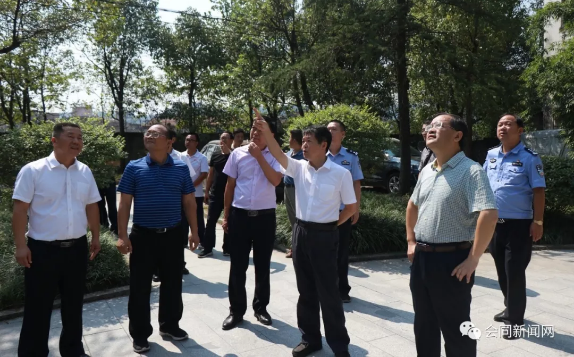 杨陵俐带队检查督办新学期校园安全工作