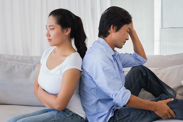 夫妻之间已形同陌路是分开好还是继续在一起好要看具体情况