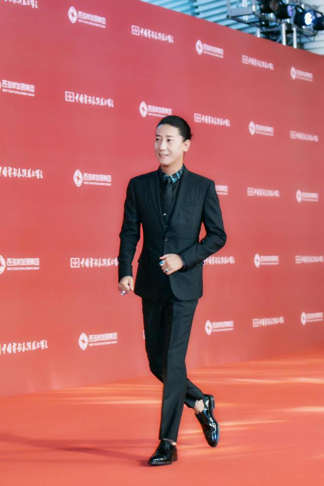 第十七届电影表演艺术学会颁奖典礼，阿旺仁青荣获最佳男演员奖