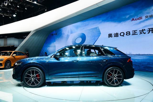 菲林公路2019成都车展 实拍奥迪q8