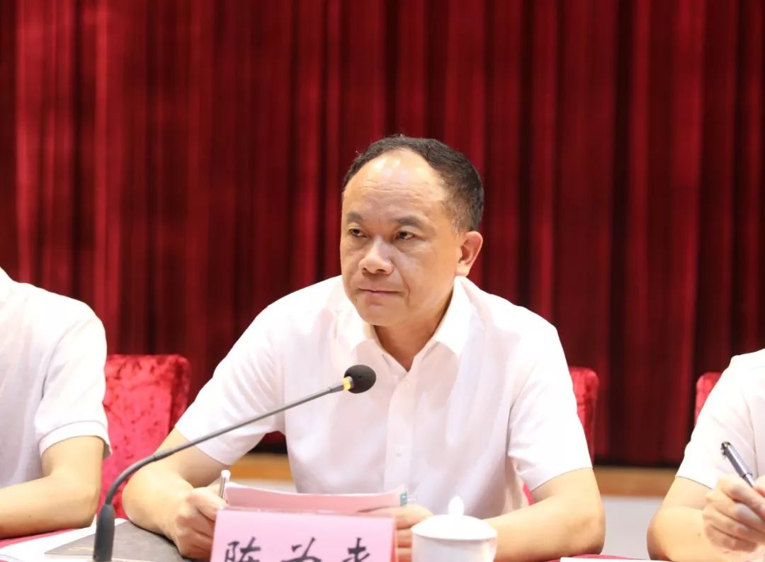 龙港镇镇长陈显宏图片