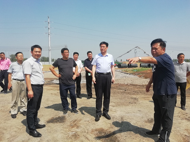 县长田林带队观摩部分重点项目 并就"百城提质"工作具体事项进行现场