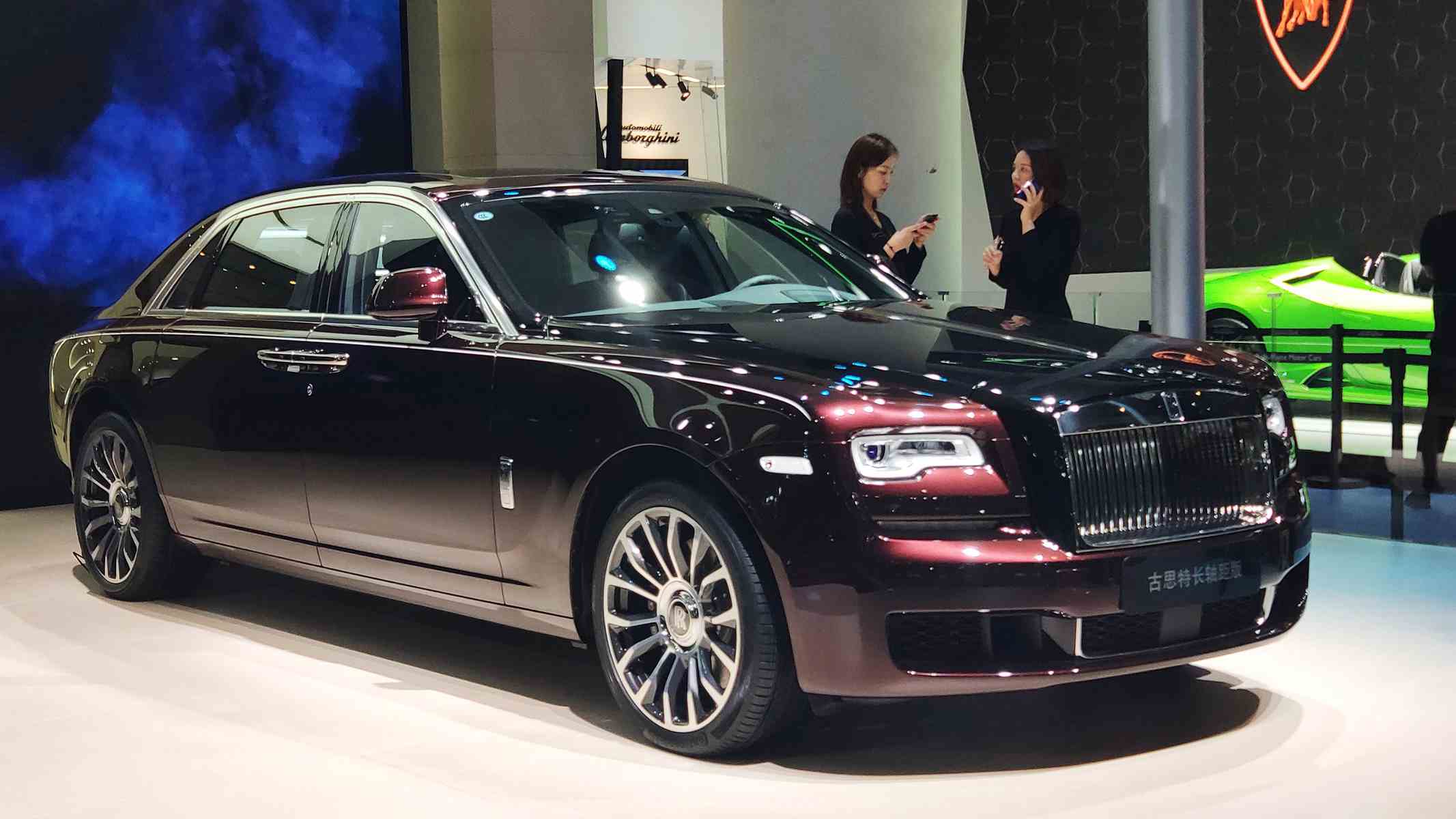 2019年成都车展劳斯莱斯古思特至臻典藏版实车