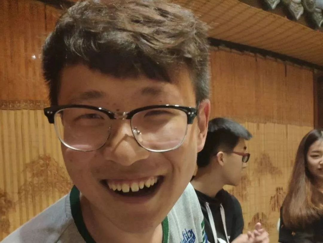 辅导员助理专访四班谢明航