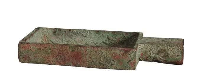 战国时期开始铸造铜量器.