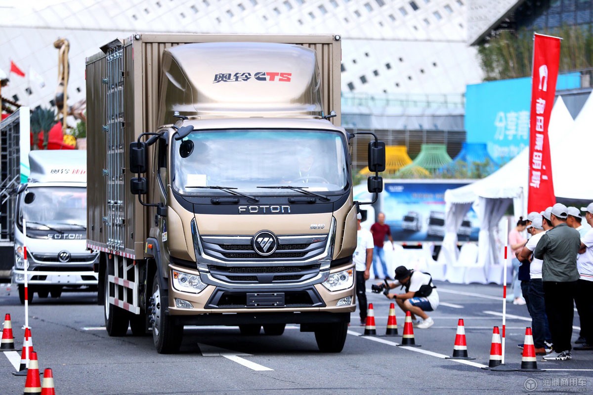 奥铃大黄蜂我轻我帅我靠谱跑得快我能助力你娃成为富二代