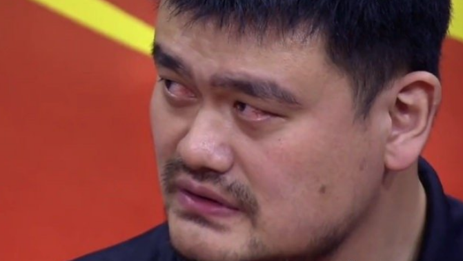中国男篮又承包热搜榜易建联登顶全民心疼他姚明哭了引发热议