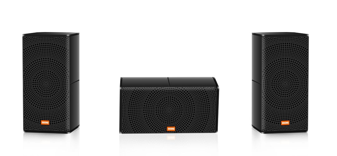 salon 301音响系统配备一个低音炮和三个小钢炮.