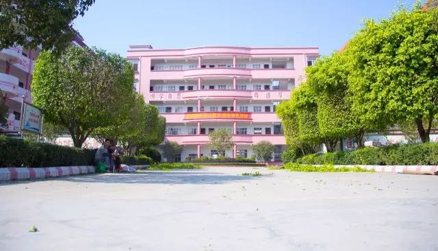 当我回头的时候,才发现,以前,不觉得三中有多好,兴宁市第三中学原为