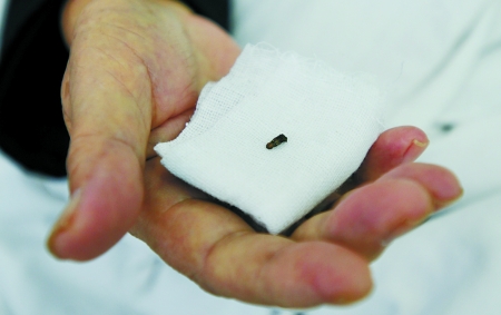 原创老兵威武弹片在他身体里70年临终遗言感人肺腑