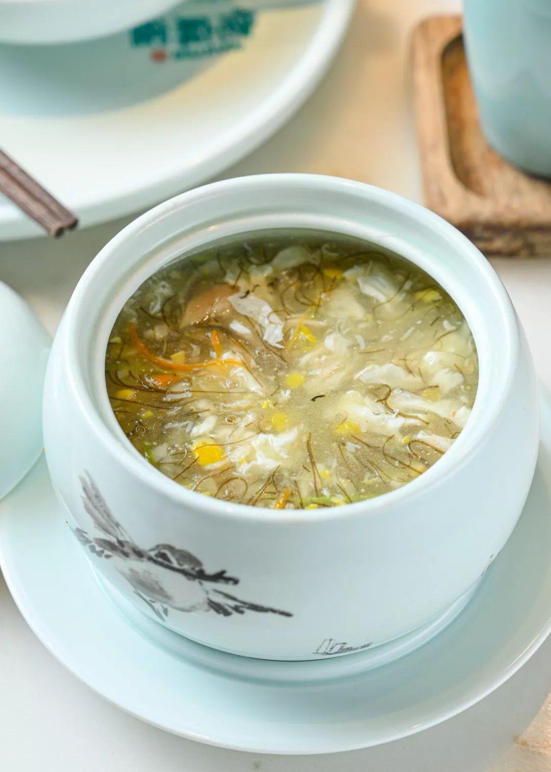 柔丝滑鱼羹 -蒜香十足的秋葵软糯甜香,扇贝鲜嫩可口,虾肉紧实弹牙