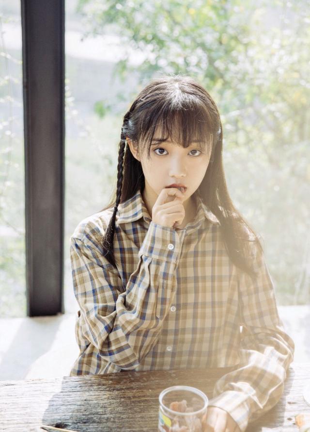 原创烈火军校曲曼婷现实中中戏最美校花穿校服宛如初恋女神