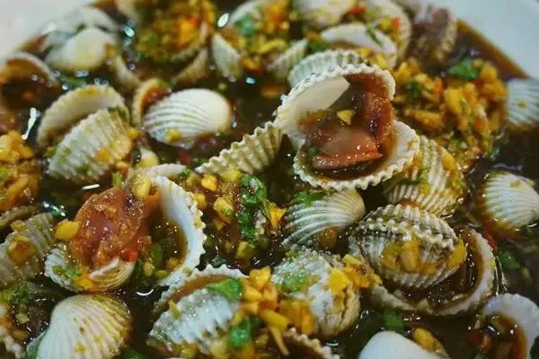 一碗地道的牛杂汤,温暖整个脾胃独特的美食,淳朴的民风汕尾是一座让你