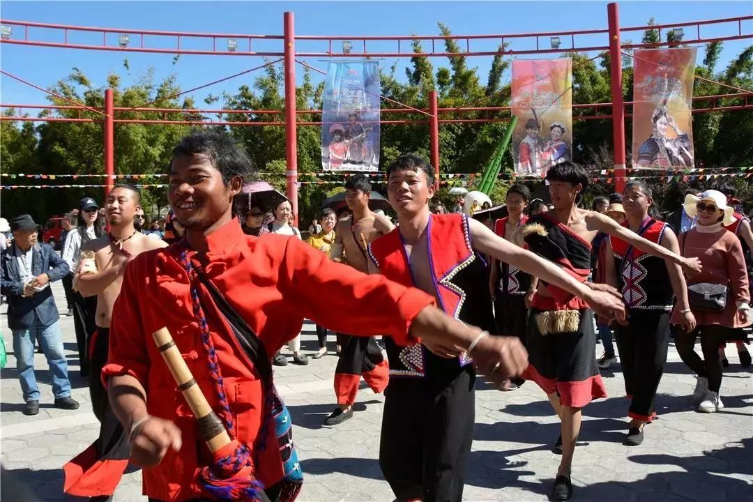 "阿杰鲁组合""牦牛组合"及佤族歌手会为游客带来传统与现代融合的歌曲