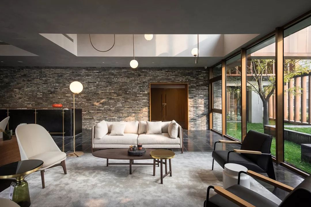 安藤忠雄在"地下"设计的这座美术馆,凭什么吸引众人打卡?