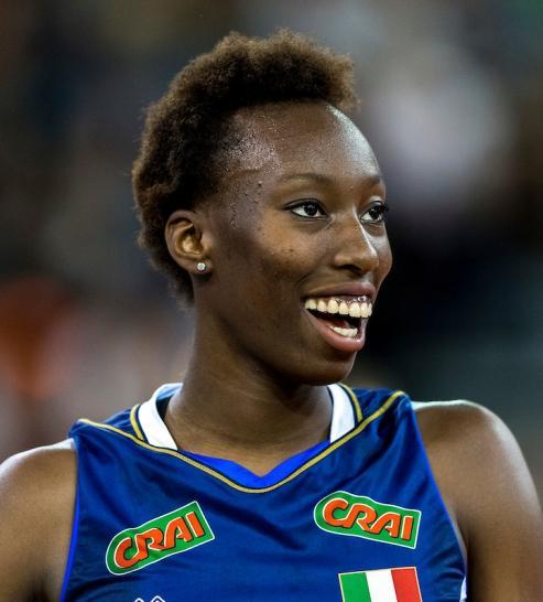 原创艾格努夸张演戏欲诬陷对手结果被鹰眼无情打脸真是太丢人了