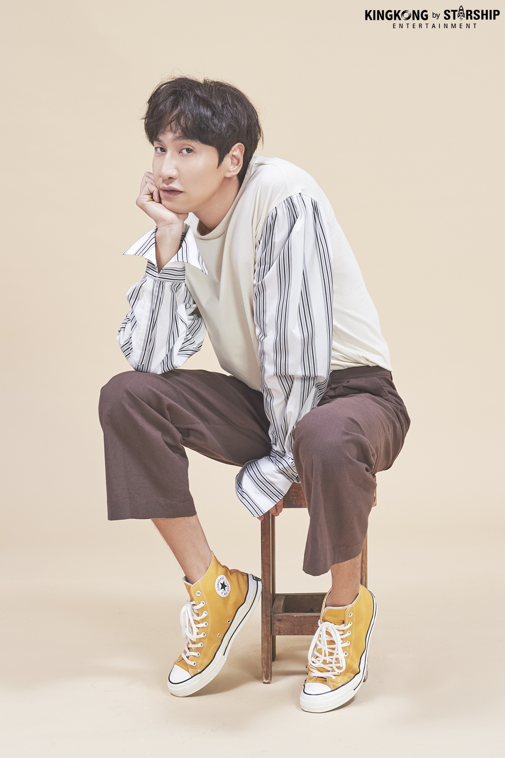 李光洙所属社公开三种风格最新形象画报展现模特气质