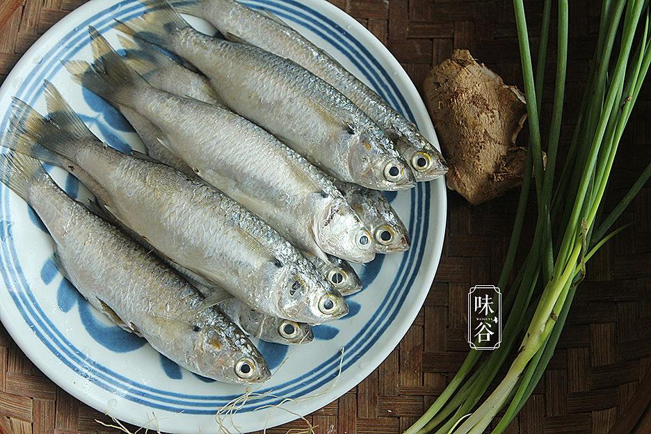 原创中秋前后最爱吃这鱼,12块钱一斤,不用放水,这样做味道最香