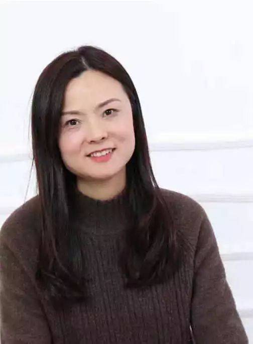 翟伟华濮阳市子路小学教师她在25年的工作中,率先垂范,以身作则.