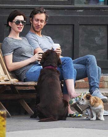 36岁安妮海瑟薇宣布怀二胎坦言曾经历过不孕症孩子来之不易