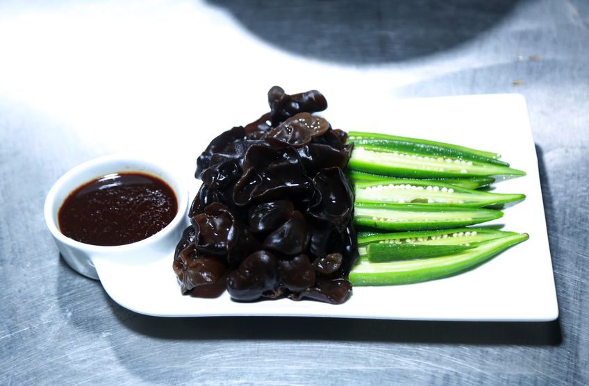 辣根(蒜蓉)秋葵凉拌鹅肝简直人间美味儿~咀嚼之间,香辣味流窜出来蟹肉