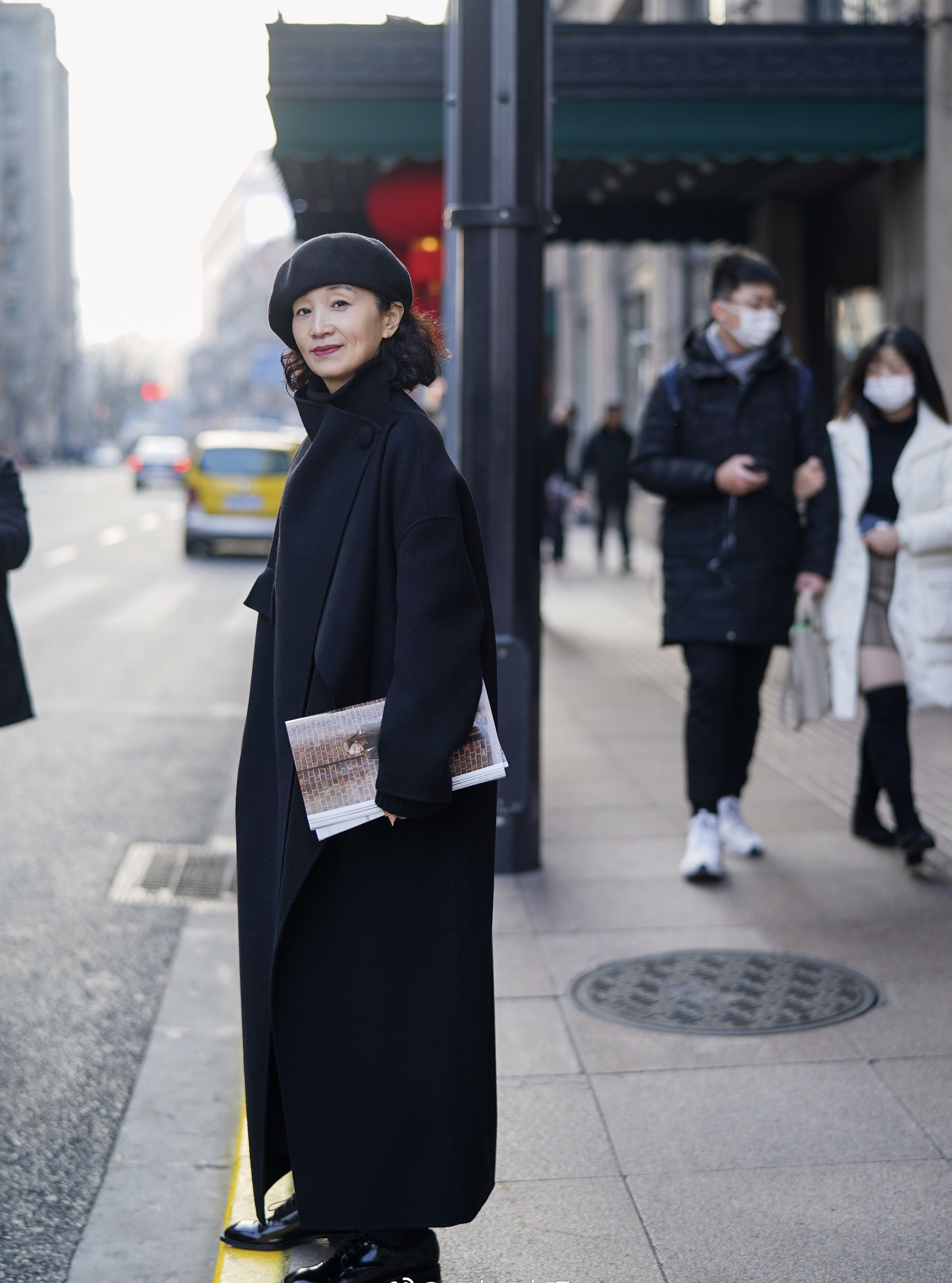 原创原来穿搭真能惊艳时光三木妈妈的极简风50岁也能穿出自己的美