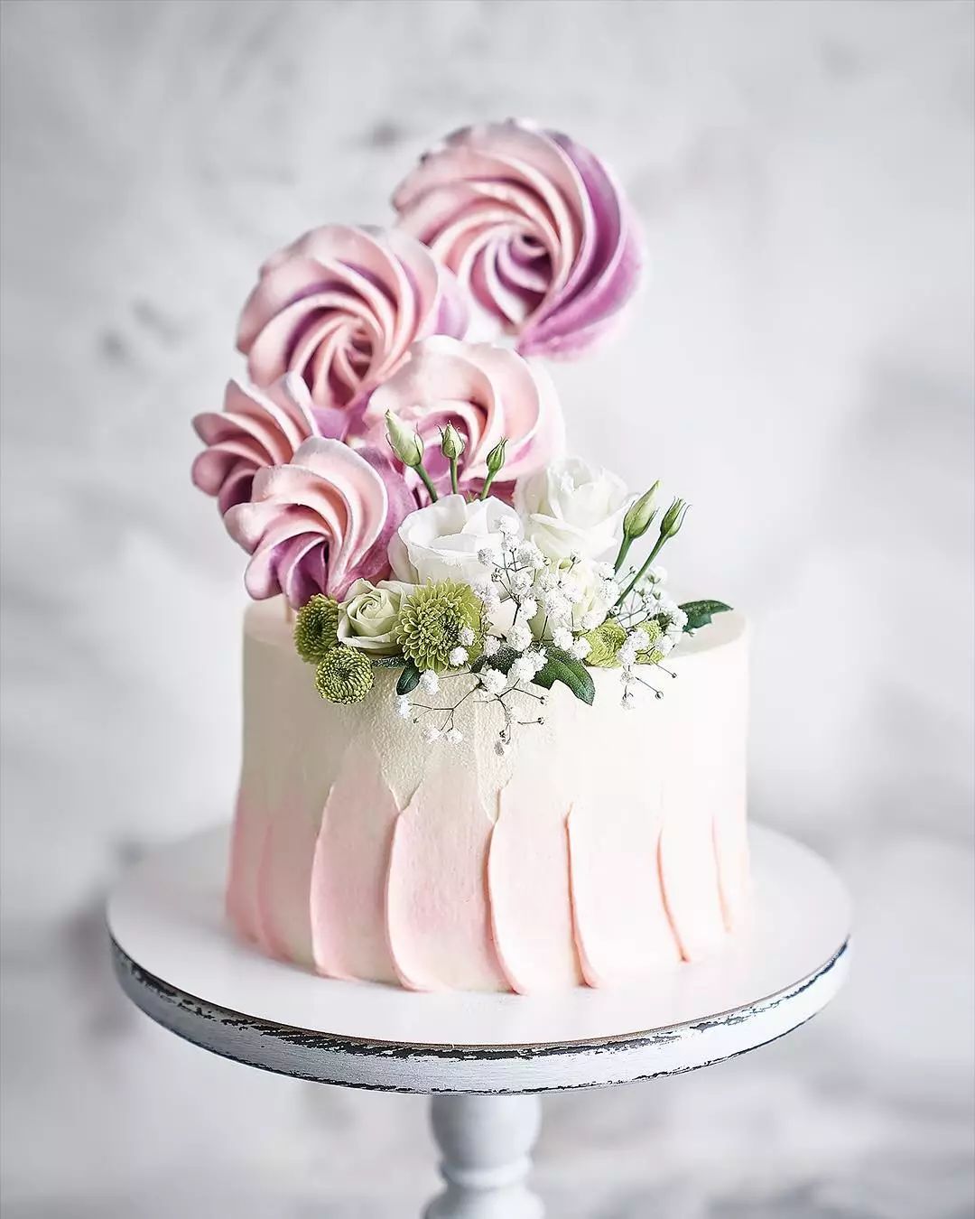 而且与蛋糕的契合度一点都不比甘纳许淋面差哦~更加适合现在颜色款式