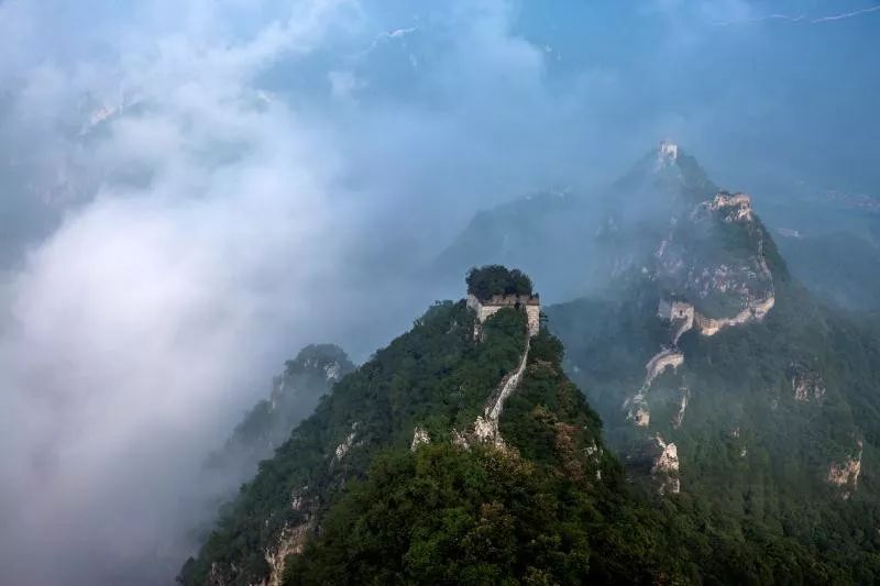 箭扣长城远景记者|河北台朱连学,冯晔,白雪峰,部分照片由雁栖镇政府