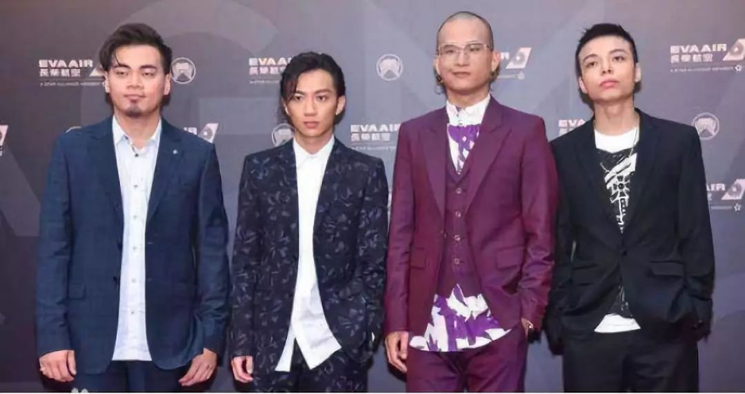 茄子蛋乐队凭《浪子回头》一曲一炮而红,火遍大江南北,不少街头商场
