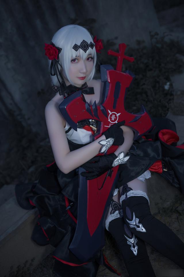 三组国产人气游戏《崩坏学园3》角色德丽莎的cosplay作品欣赏_动漫