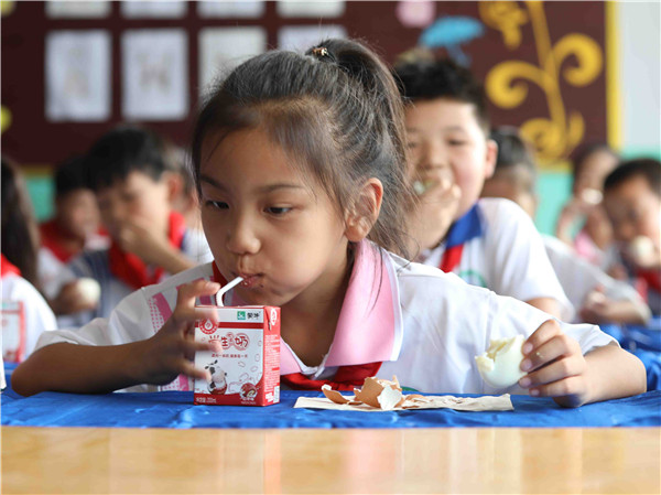 河北唐山市丰润区:近4万名农村小学生吃上营养餐