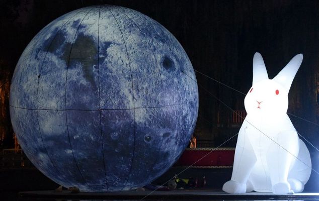 8米巨型月球/超大玉兔宝宝空降中闽百汇,还有2999元金条等你来赢走!