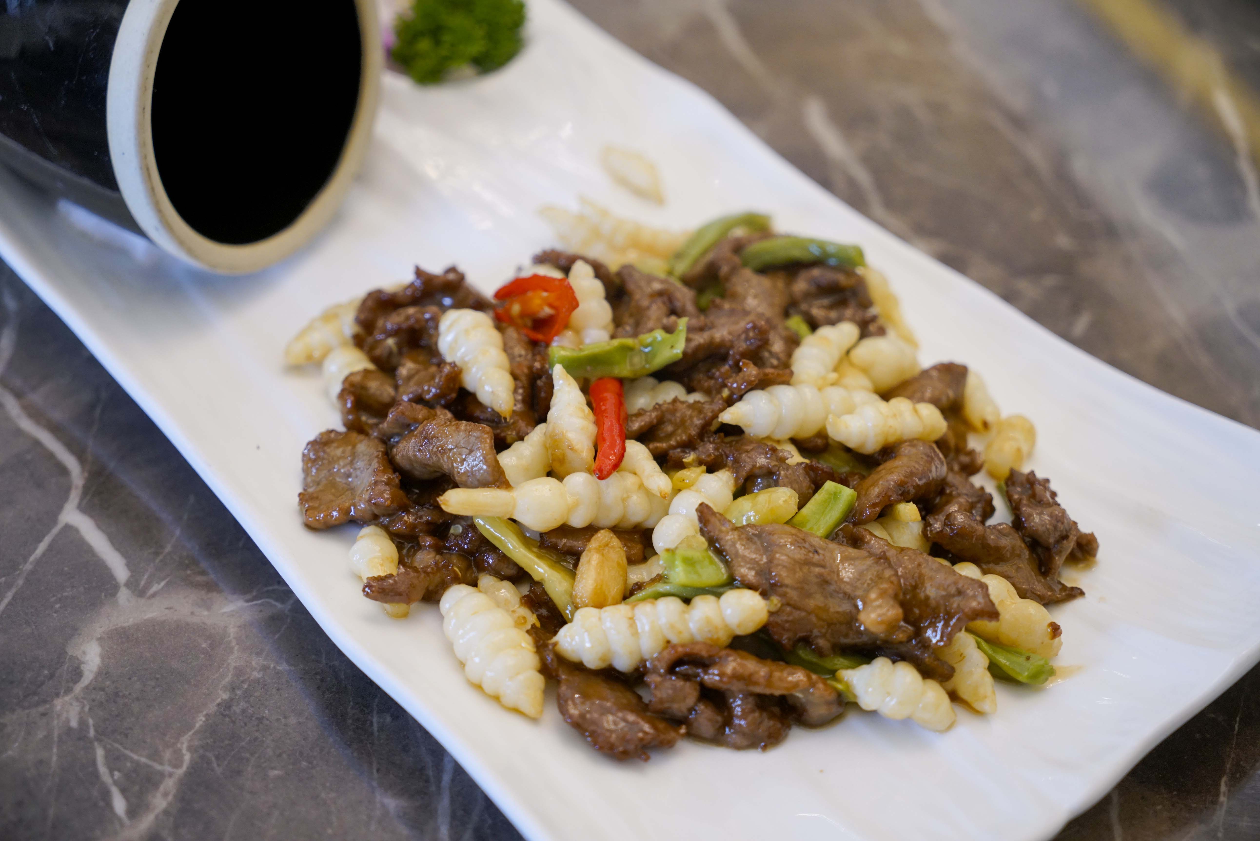 又名地牯牛,是黔江阿蓬江特产,其外表酷似宝塔,所以也叫宝塔菜.