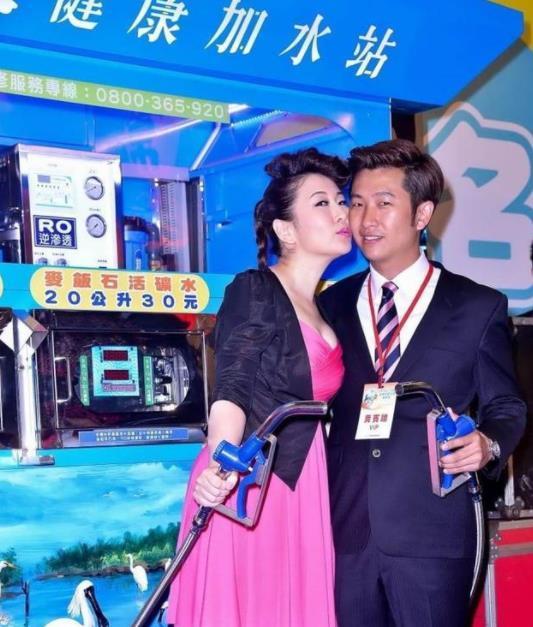 女星嫁小12岁老公,愿望是为老公生儿子,光排卵就打了上百针_张秀卿