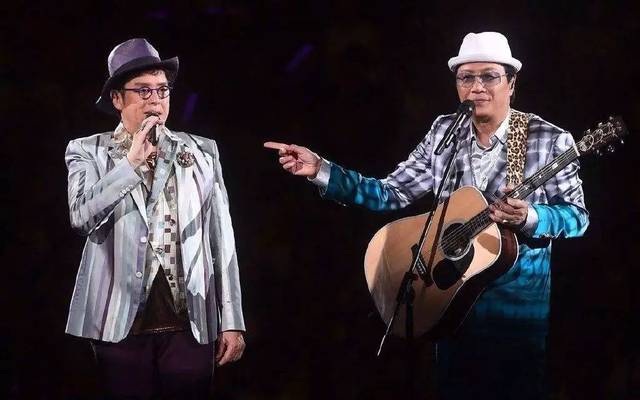 阿tam&阿sam演唱会上的许冠杰· 电影 ·许冠杰不仅在音乐上取得了