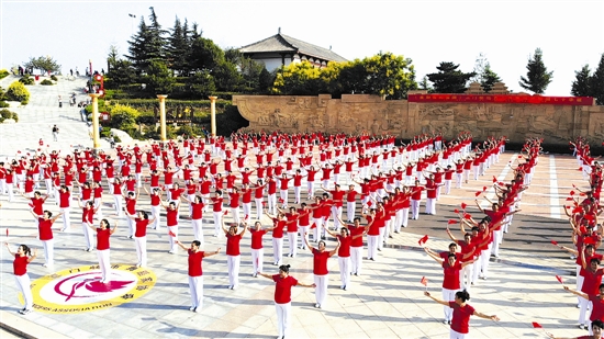 百人共舞我和我的祖国献礼新中国七十华诞