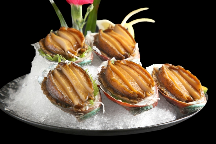 全场海鲜5折,澳洲的虾,北海的蟹,中高端海鲜应有尽有.