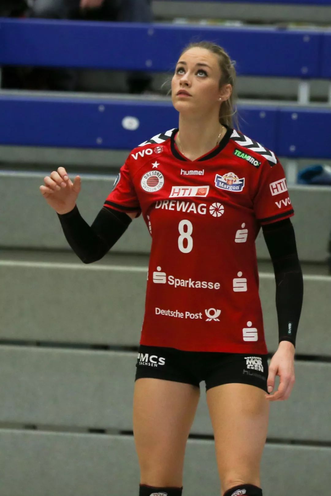 女排界排行前五的美女之一光是笑容就能迷倒一群人