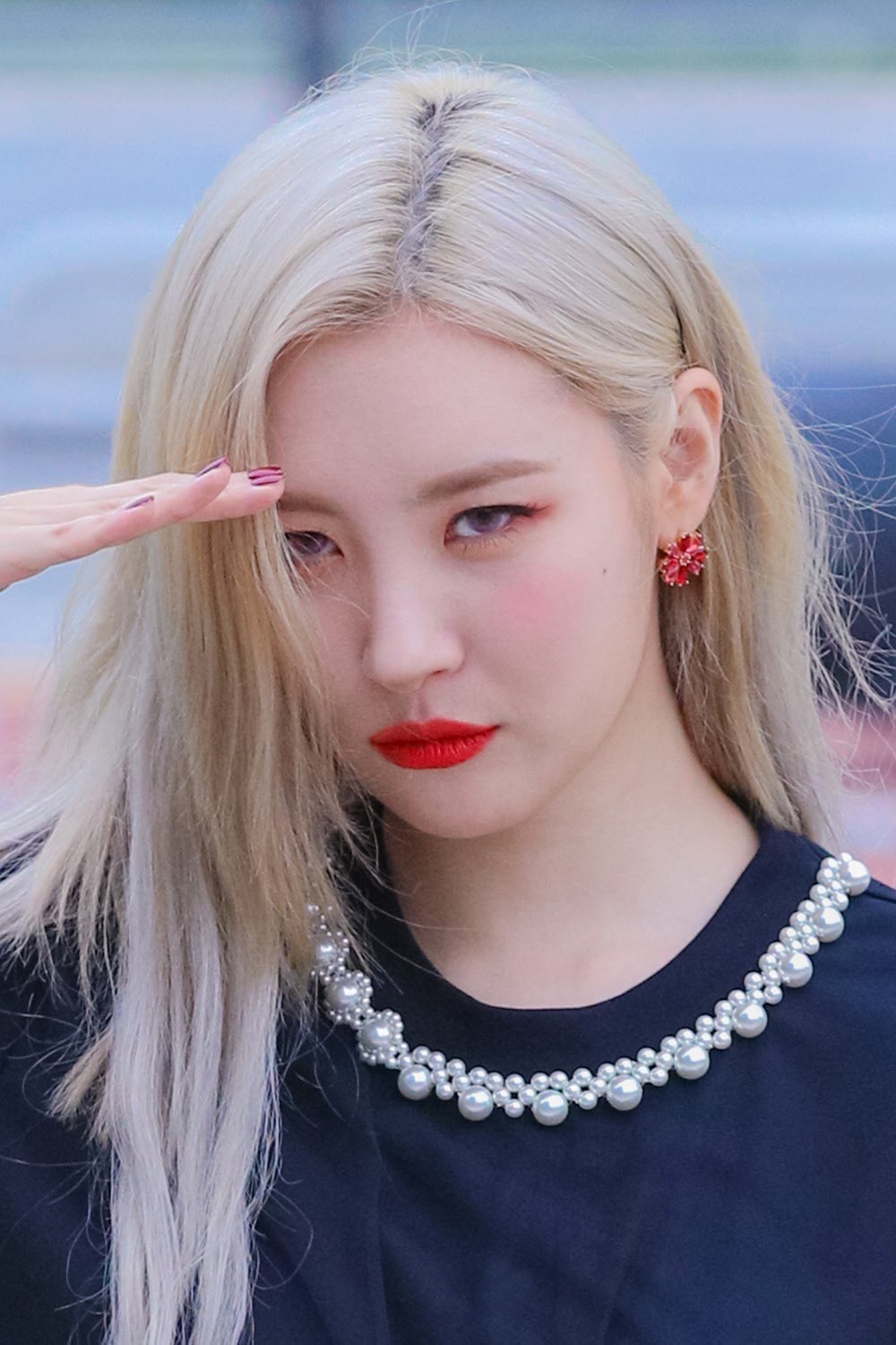 李宣美好娇羞的女人娇羞的她也太可爱了完全就像是个小孩子