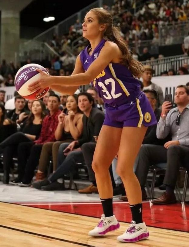 篮球女神!她大概是会打球的女生里,最好看的一个吧_瑞秋