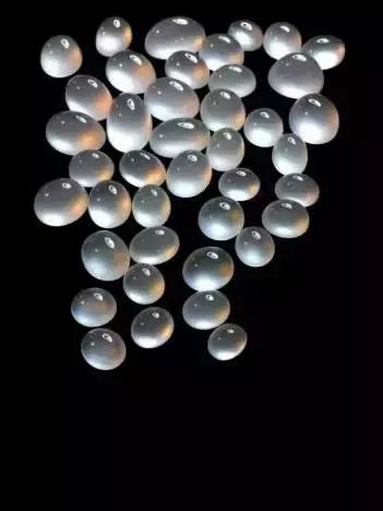 俄罗斯也有玻璃种翡翠?带春色好美_火眼金睛