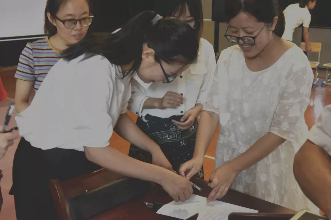 聚桃李芬芳 弘高尚师德 ——记蔚斗小学第35个教师节表彰暨师徒结对